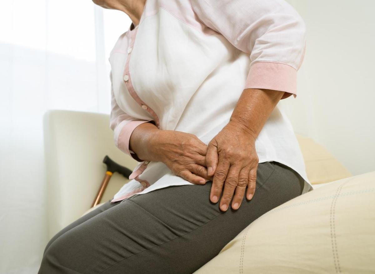 Fracture de hanche : les femmes plus nombreuses à en souffrir plus tôt