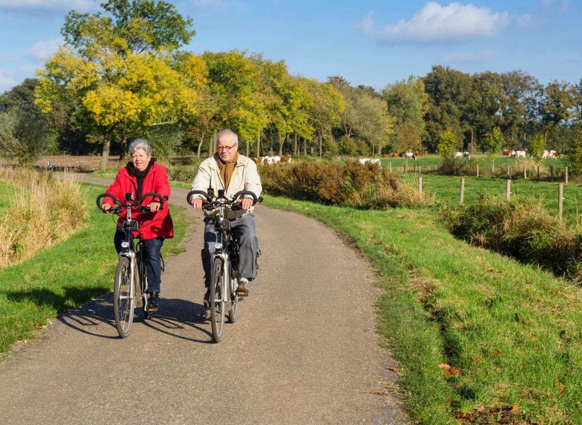 Arthrose : faire de la bicyclette réduirait les risques de douleurs de gonarthrose ultérieurement