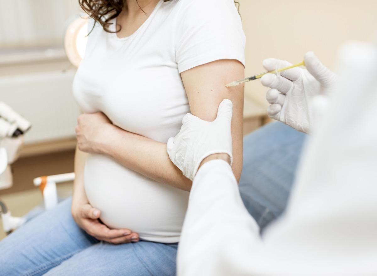 Bronchiolite : efficacité du vaccin des femmes enceintes démontrée chez leur bébé